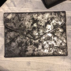 IT cosmetics clutch vintage